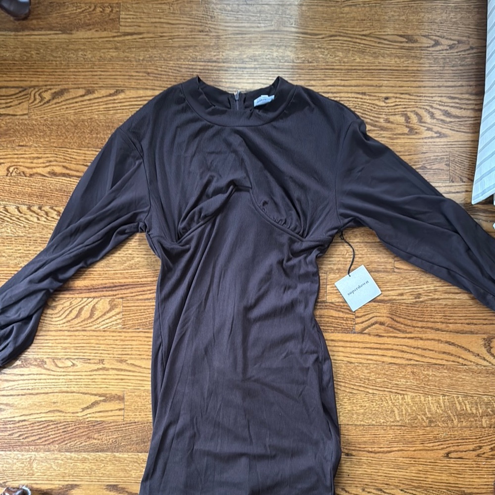 Elegant Brown Long-Sleeve Dress